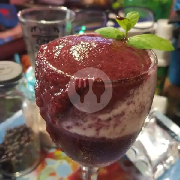 Mix Juice Strawberry and Arbei Premium | Kedai Kopi Blue (Kopi Original, Burger, Kebab), Malang