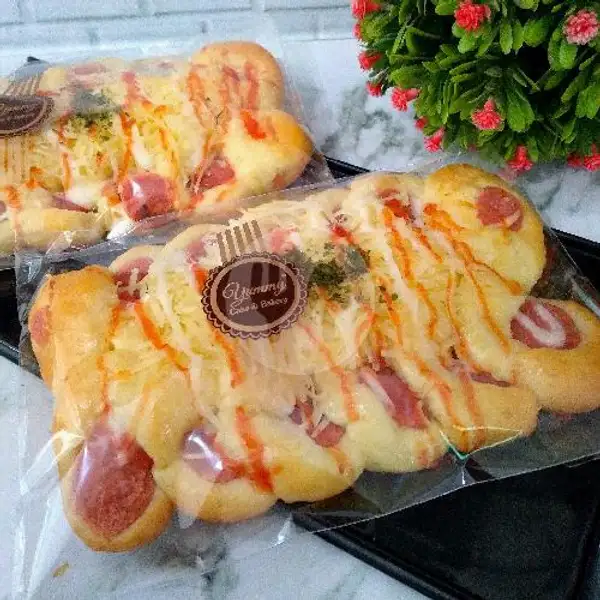 Roti Sosis Keju | Yummy Cake & Bakery, Beteng 88
