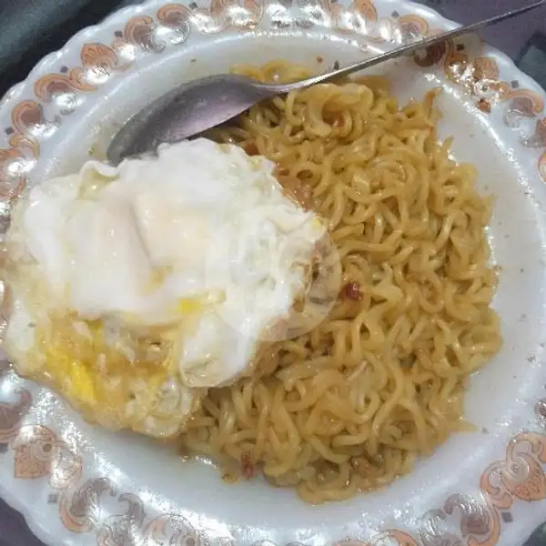 Indomie Goreng+Telur Ceplok | Es Degan Ayu, Serengan