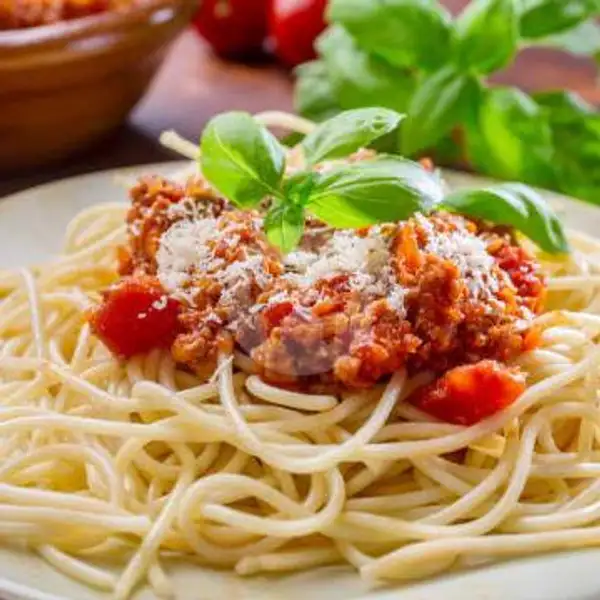 Spaghetti Bolognese and Fries Free Es Teh | Cemilan Zhafran, Cengkareng