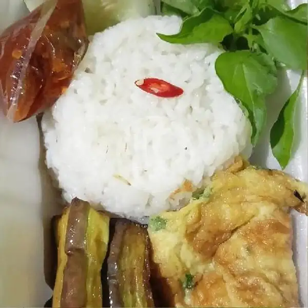 Lalapan Nasi | MiNGKLY, Bandar Kedung Mulyo