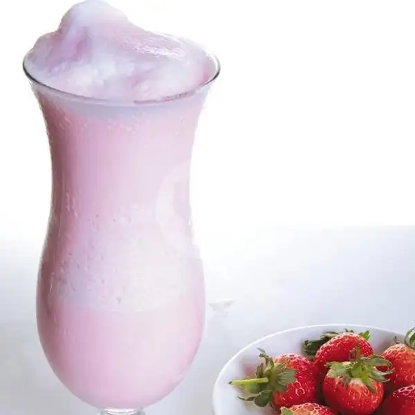Strawberry Milkshakes |  AmoraCoffee, BOSS Depok