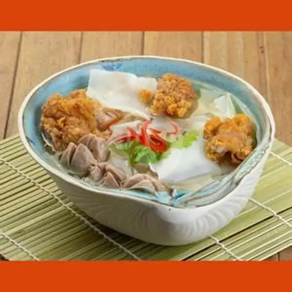 Rice Noodle Soup With Crispy Chicken & Beef Balls | Thai Street, DP Mall Semarang