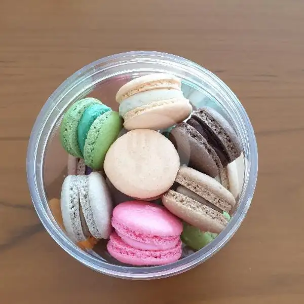 Mini Macarons Jar | Velvet Bakery Pandhill, Ruko Pandanaran Hills