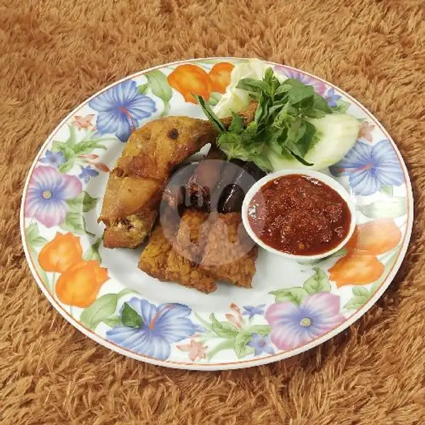 Lalapan Ayam | B Kitchen Sidakarya