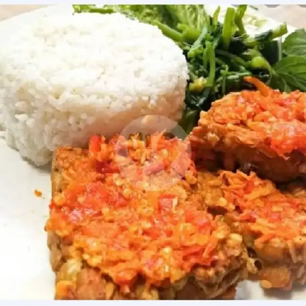 Nasi+ Tempe Geprek+ Esteh | Ayam Geprek Paket Hemat Sidodadi, Samarinda Ulu