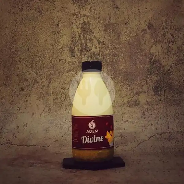 Banana Yogurt (350ml) | Adem Juices & Smoothies, Denpasar