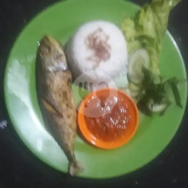 Ikan Kembung Goreng + Nasi | Ayam Bakar Pondok Pratiwi, Kebon Kacang