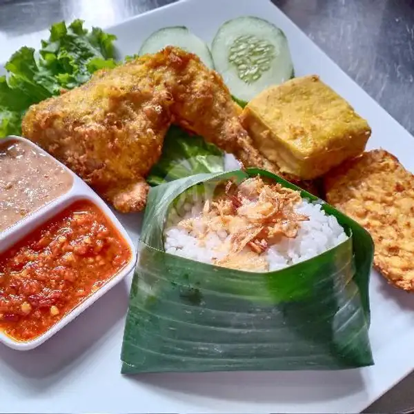 Nasi Uduk Ayam Tulang Lunak Tahu Tempe | Warung Pak Eddy Kebon Sirih, Menteng
