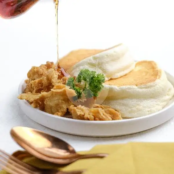 American Style Fried Chicken with Mapple Syrup Souffle | POM, Souffle & Waffle, Pertokoan Investama