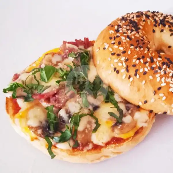 Pizza Bagel | B&B, Burgers and Bagels, Mengwi