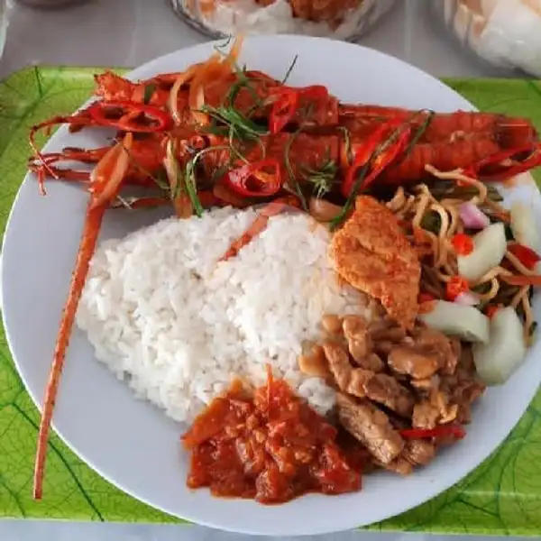 Penyetan Lobster + Lalapan Dan Sambel Super Pedes | Seafood Ndjedir
