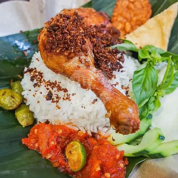 Ayam Lalapan + Nasi | Warung Makan Bu Imah, Gatot Subroto