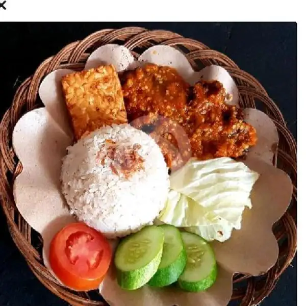 Ayam Geprek+Nasi+Sambel Waroeng CintA | Waroeng Makan Cinta, Gumilir