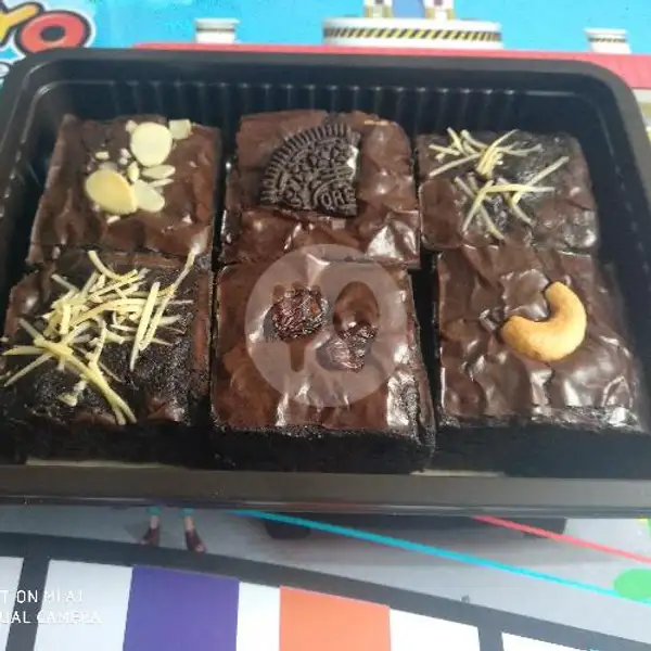 Fudgy Brownies 6pcs | Dessert Dhika, M Yamin