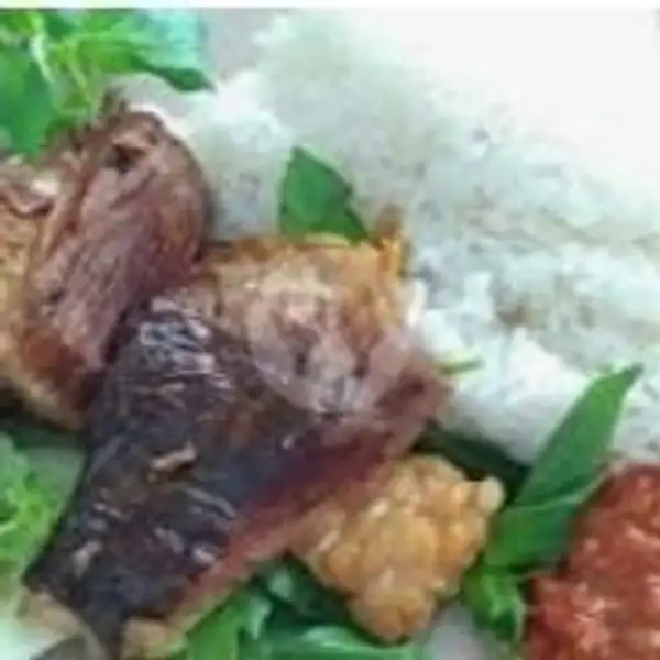 Nasi Ikan P Penyet | Tahu Tek & Ceker Ndower Nagihi, Berbek