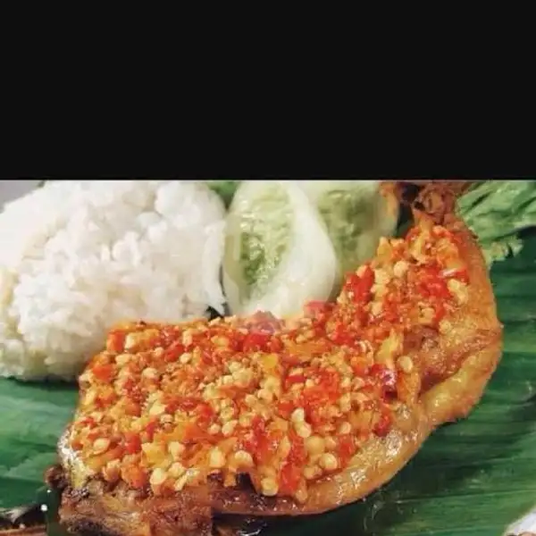 Ayam Penyet Sambal Korek (lv. 3-8) + Nasi | Ayam Bakar Madu & Goreng Kremes MAMA IRA, Bekasi Barat