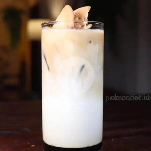 Ice Vanilla Regal | DHR Roti & Kopi, Alpukat