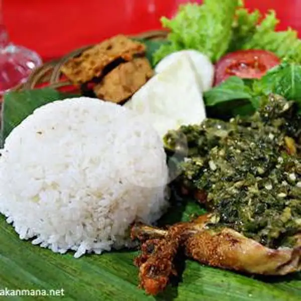 Nasi Ayam Goreng Sambal Ijo PAHA | Ayam Madura Naya