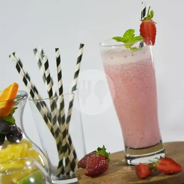 Jus Strawberry Botol | Moena Fresh Diponegoro, Denpasar