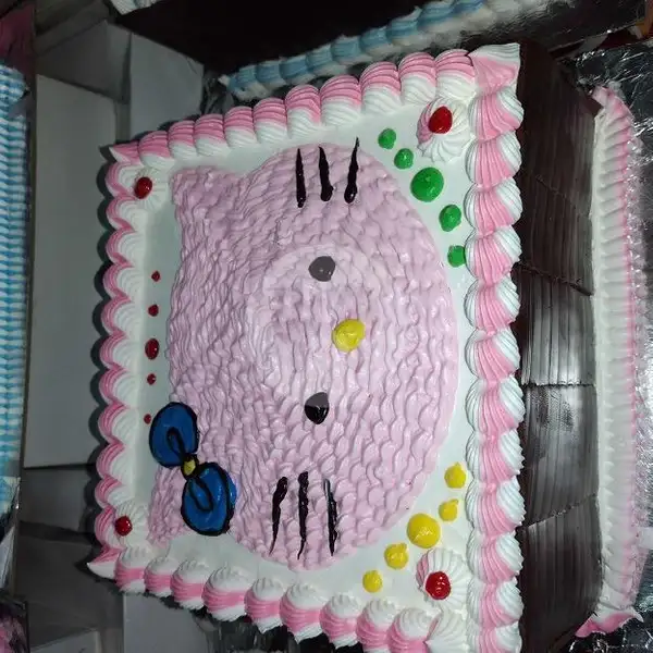 Black Flores Helo Kitty Uk 20 | Kue Ulang Tahun Adeliaa Bakery, Pasar Senen Raya