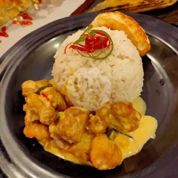 Nasi Chicken Salted Egg | You and Me Coffee