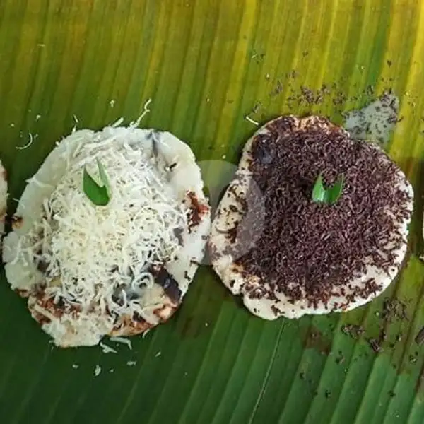Pisang Kapik Mises + Susu | Salad Buah dan Mozzarella Corn Tenda Biru, Padang Timur