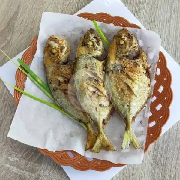 Ikan Goreng | Indo Kuliner 038 Lalapan Ayam Bakar