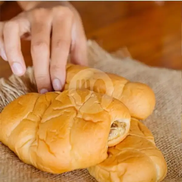 Roti Pisang Saja | Ola Bakery, Sorowajan