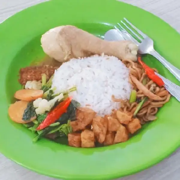 Nasi Campur + Ayam Kare | Warung Makan Tegal Sederhana