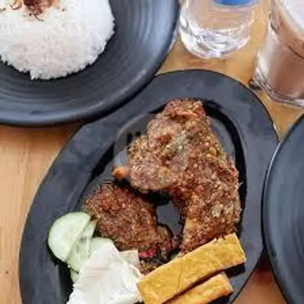 Ayam Bakar Jalom + Nasi | JALOM (Makanan Khas Lombok), Palm Spring