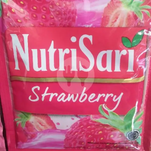 Es Nutrisari Strawberry | Kedai Amsa, Cempaka Putih