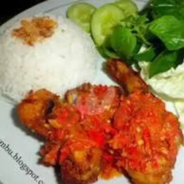 Ayam Penyet + Nasi + Kerupuk | Warung D' Beautiful, Lembang