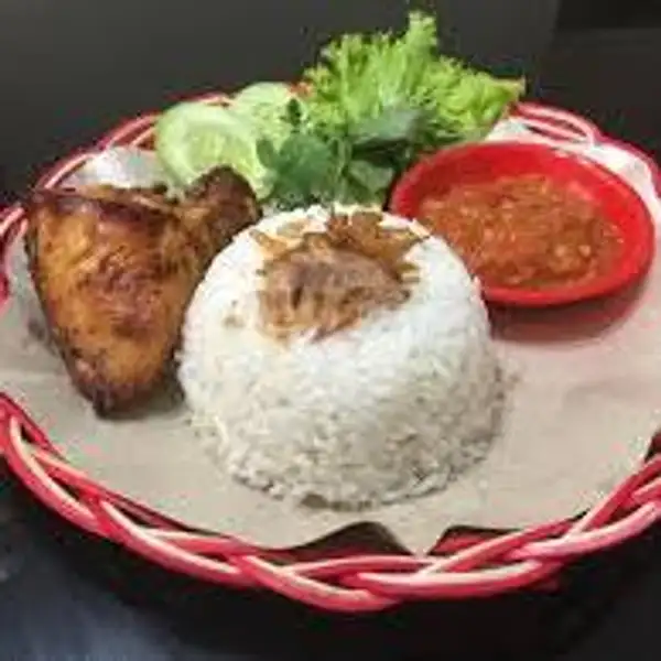 Ayam Lalapan +nasi | Nasi Ayam Betutu Bu Agus, Denpasar
