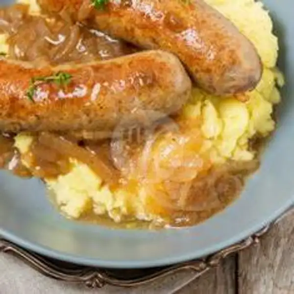 Pork Cabanossi Sausage With Mash Potato ,Sauce And Mix Salad | Oregano Kitchen, Canggu