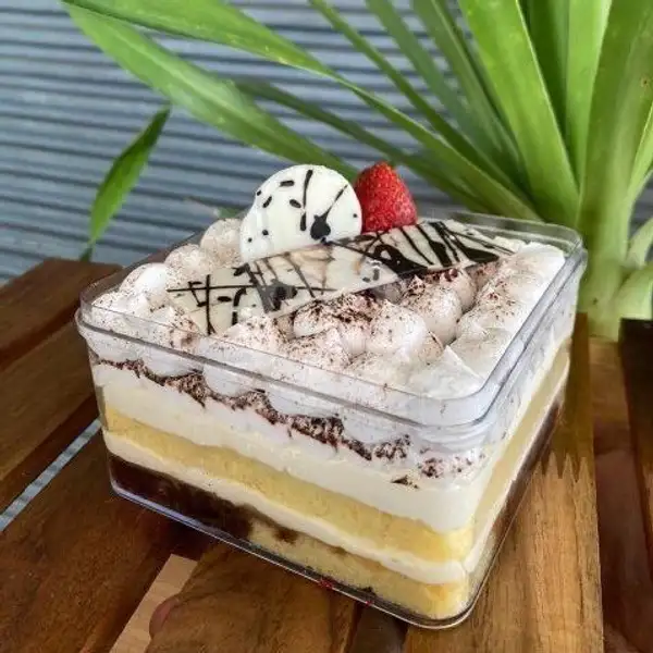 Tiramisu Cake | Swiss-Belinn Panakukkang Makassar, La Pizza
