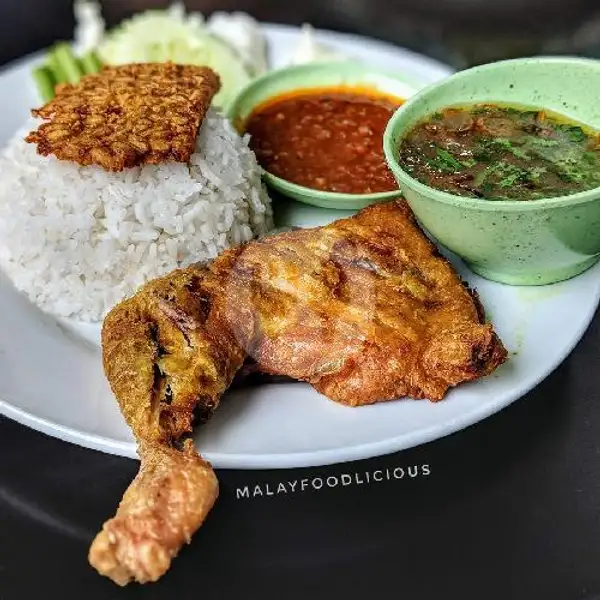 Ayam Penyet + Nasi | Kedai Kopi Batu 10, Tanjung Pinang