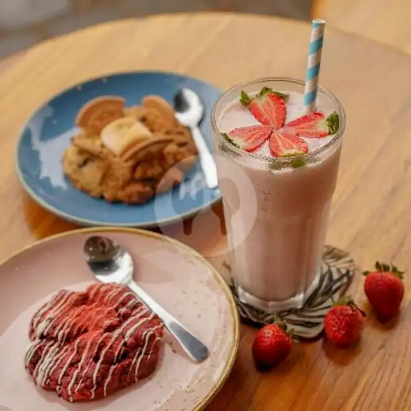 Strawberry Yogurt | Gumi Cookies, Denpasar