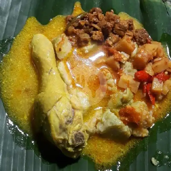 Lontong Opor Ayam | Pawon Ibu Yanti Khas Pekalongan, Kol Sudiarto