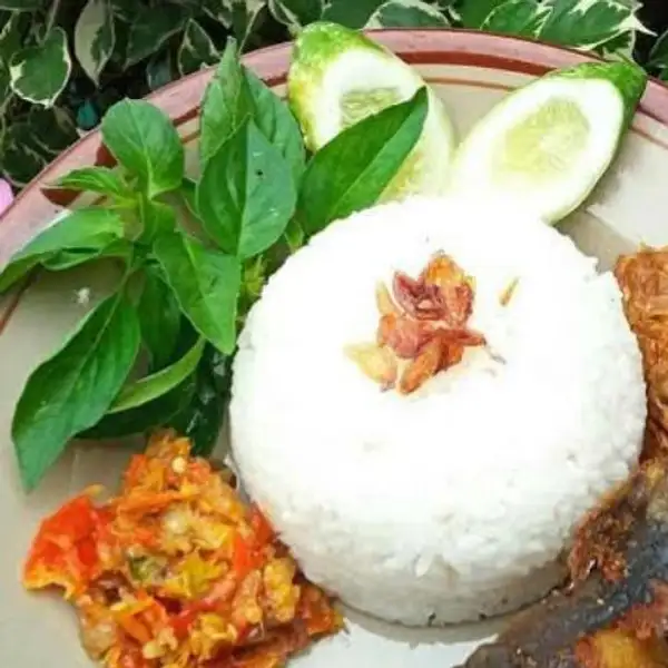 Nasi Putih | Pecel Ayam & Lele Uwa Nining, Rawajati Timur 3