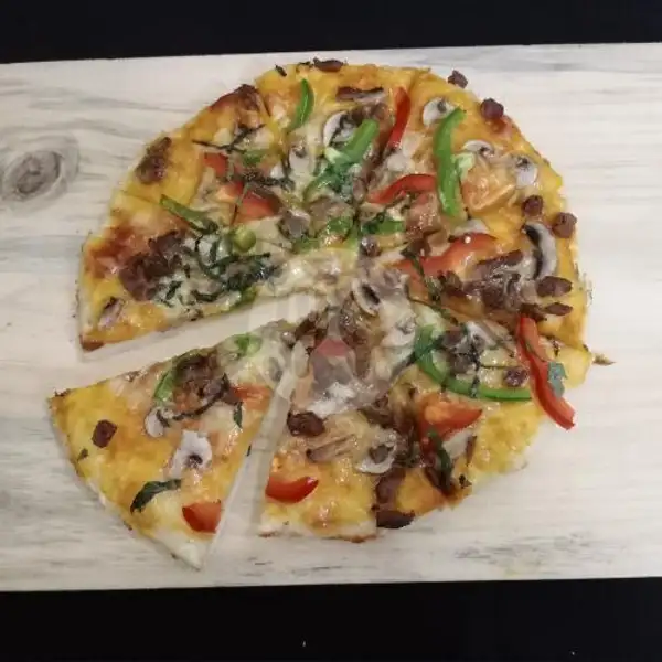 Pizza Ala Sangkuriang  Medium | Black and White Renon, Denpasar