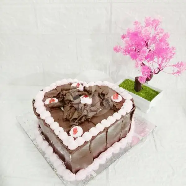 Kue Ulang Tahun BLACKFOREST Love Pink 15 Bonus Perlengkapan | KUE ULANG TAHUN MARWAH