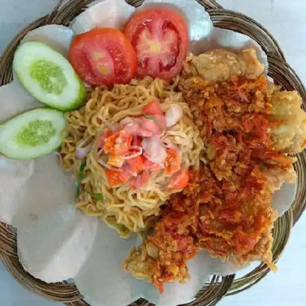 Ayam Geprek Sambal kecombrang + Indomie Goreng | Ayam Penyet Amora Jl.pintu Air 2