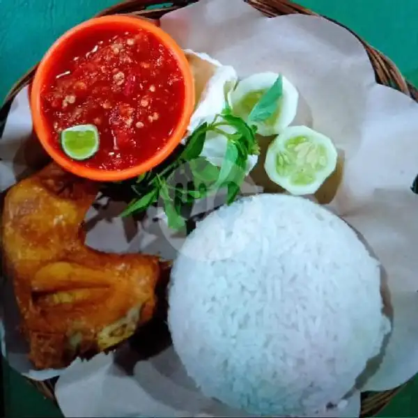 Ayam Goreng + Nasi | Lalapan Cak Hendri, Denpasar
