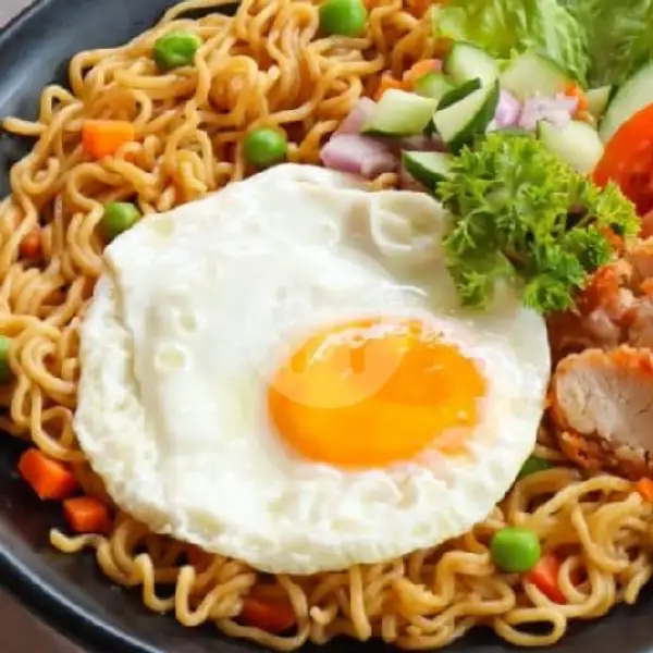 Indomie Goreng + Telur | Arrumy Cathering, Pettarani