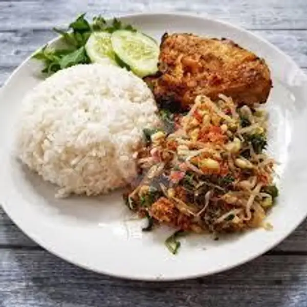 Nasi Ayam Panggang + Urap | Warung Penyet dan Pecel Jempol