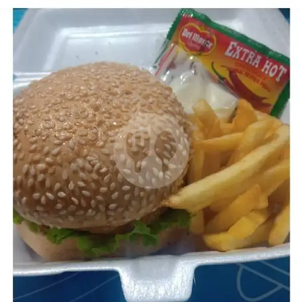 Paket Burger Telur + Kentang Goreng ( Free 1 Air Mineral Gelas) | Kedai Mba Wati, Haji Nasir