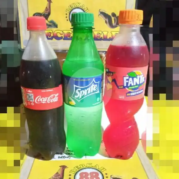 Coca Cola / Sprite / Fanta | pecel Lele Sambal Terasi Oma Ina, Pontianak Timur