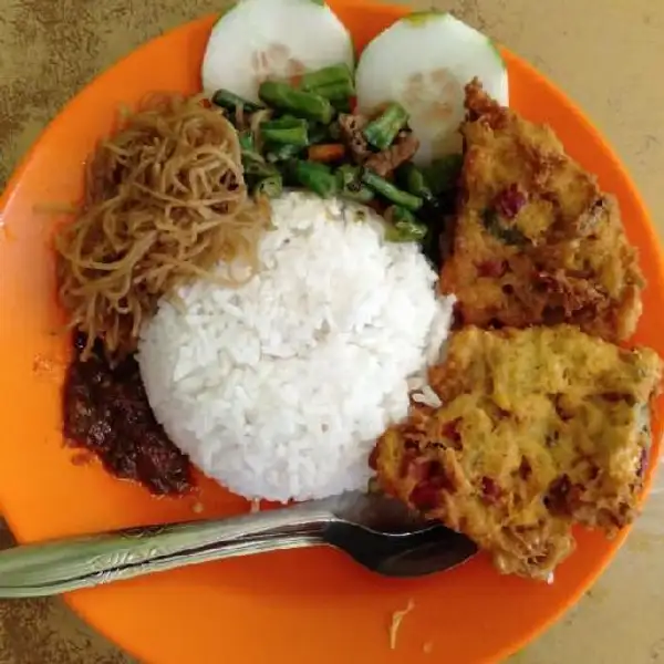 Nasi Campur + 2 Bakwan Jagung | Warung Kediri Bu Feni, Tg Pantun