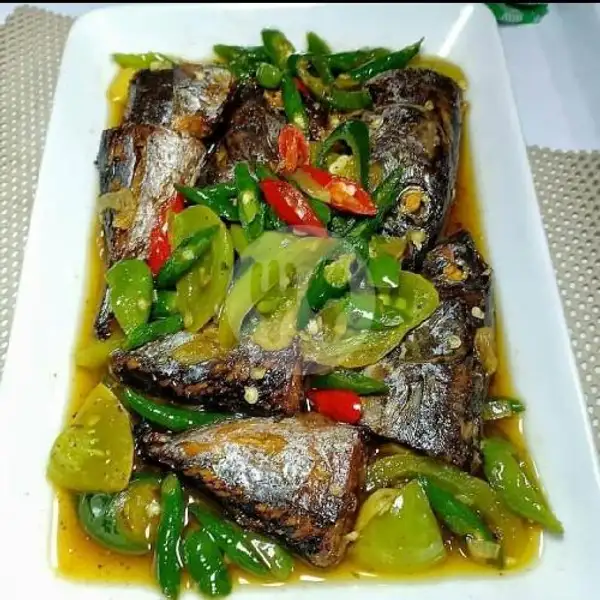 Ikan Tongkol Tumis Cabe Hijau +nasi | Warung Moyo Kuah Balung, Persada